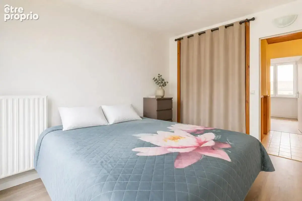 Comme une maison – 4 chambres, jardinet privatif & box – - photo 3