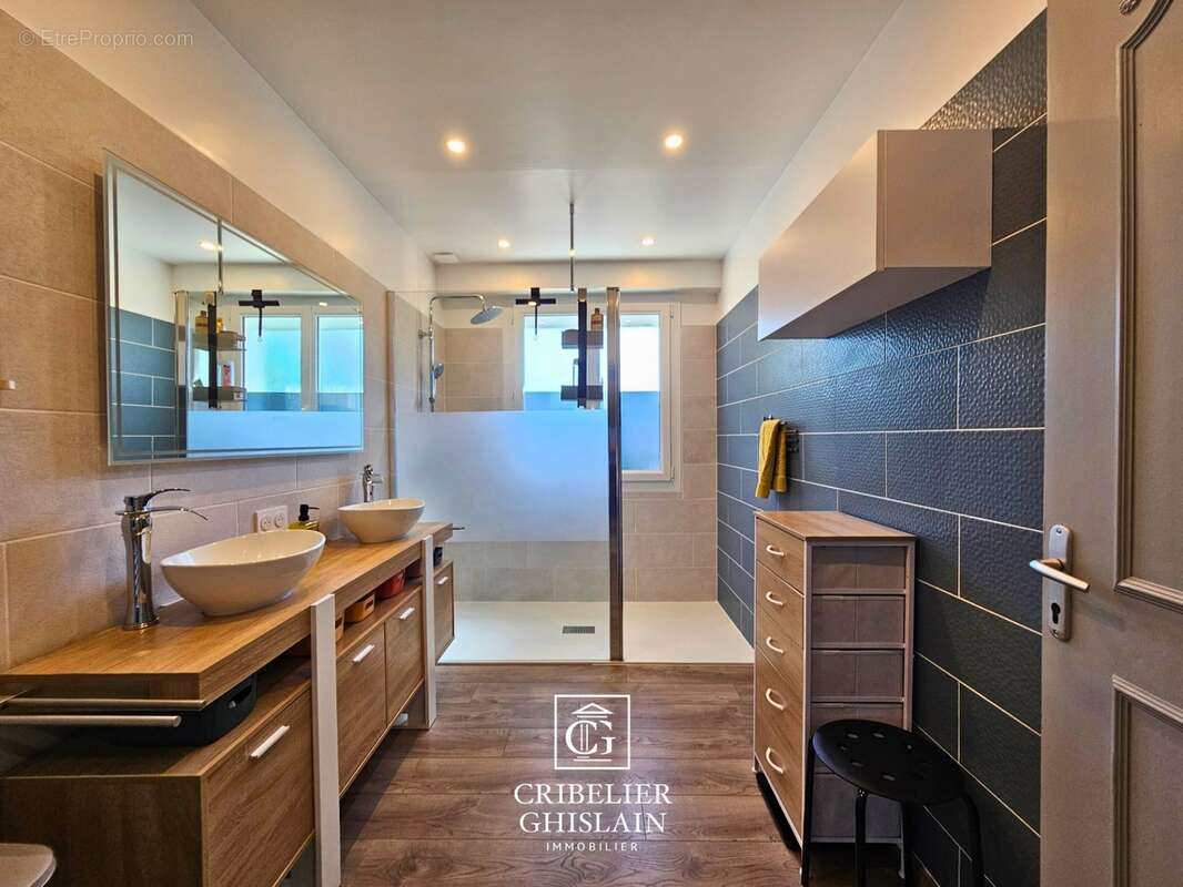 Maison familiale rénovée 240 m² – 10 pièces – 4 chambres – Essarts-en-Bocage (85) - photo 6