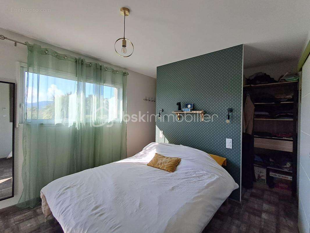 Maison à POINTIS-DE-RIVIERE