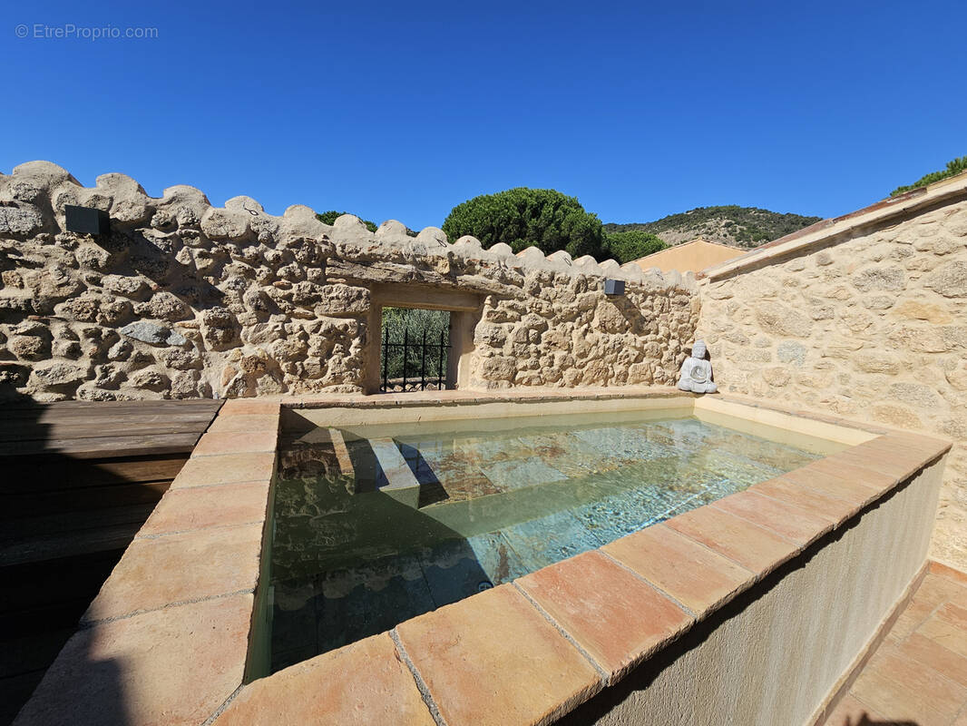 Maison à PLAN-DE-LA-TOUR