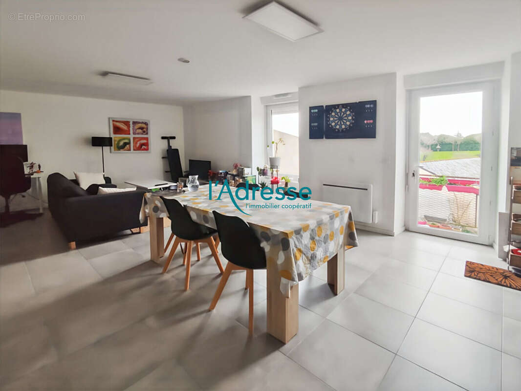 Maison à LE MESNIL-EN-VALLEE