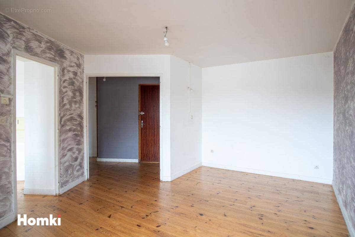 Appartement à LA SEAUVE-SUR-SEMENE