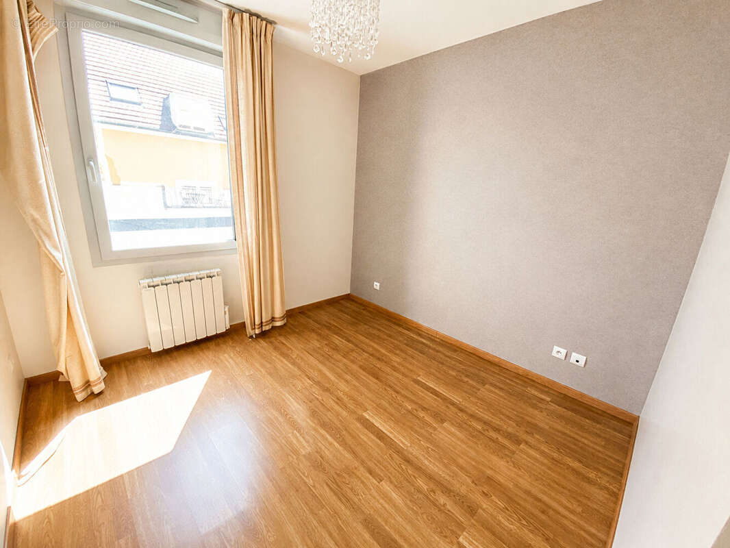 NOUVEAUTÉ - T4 avec balcon, ascenseur, stationnement et cave - photo 6