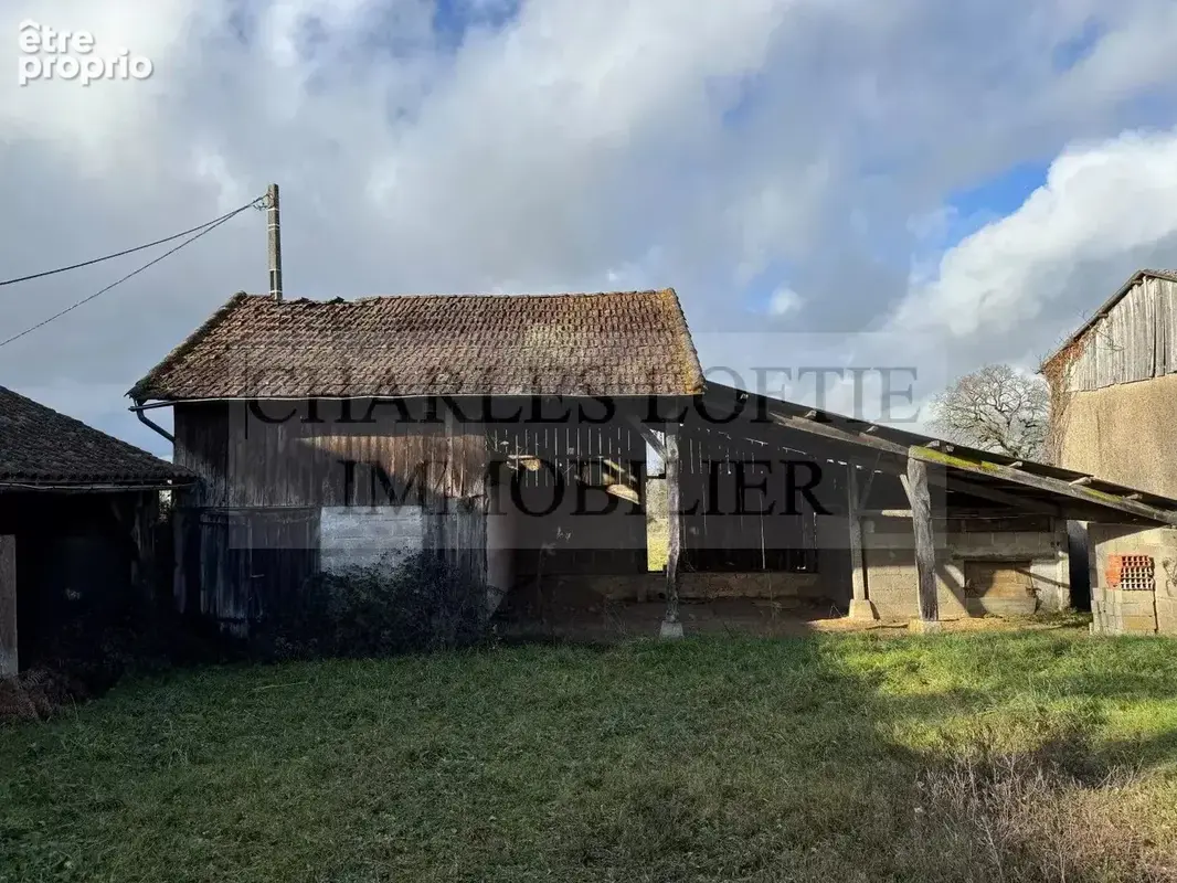 Ancien corps de ferme sur terrain de 6 ha - photo 9