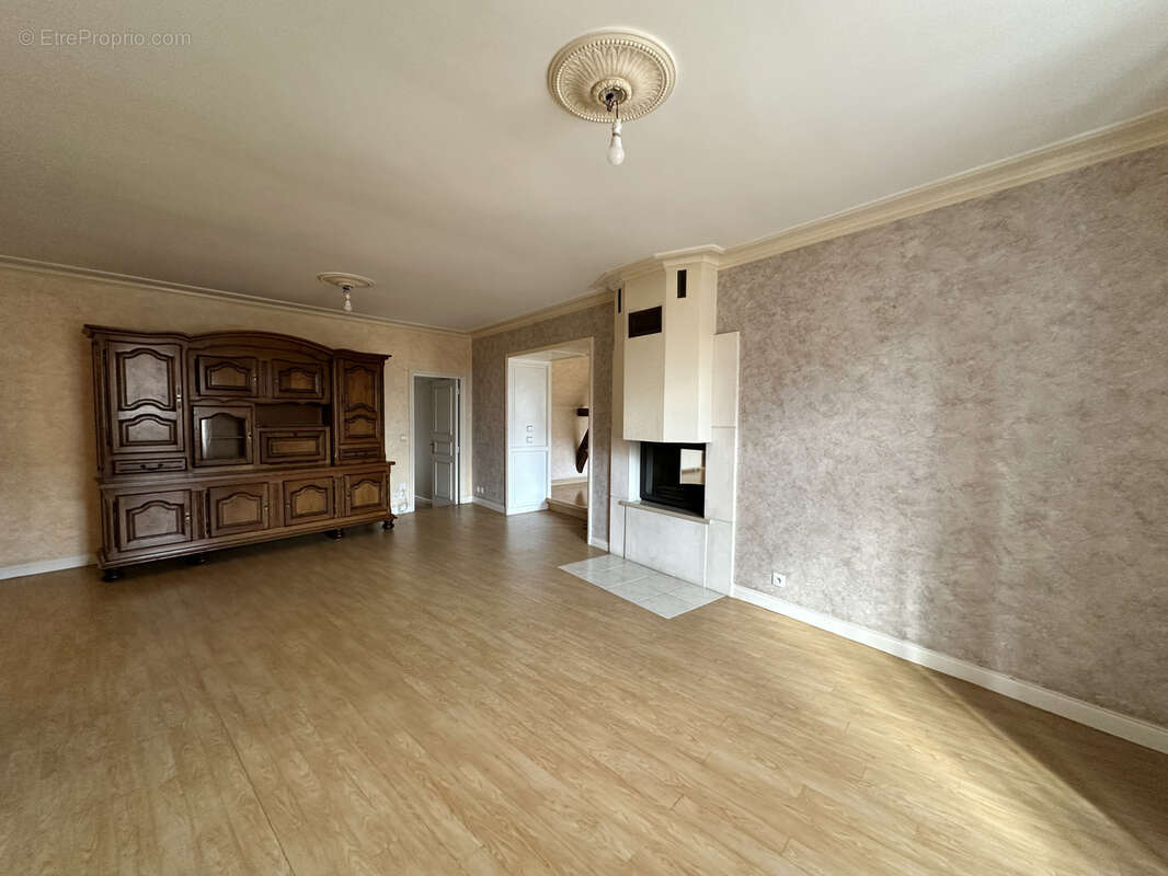 Maison à COULANS-SUR-GEE