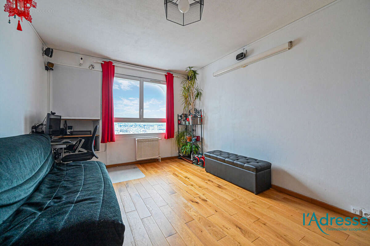Appartement à PARIS-20E