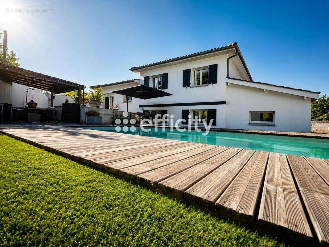 Maison à ARTIGUES-PRES-BORDEAUX