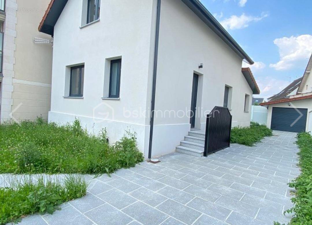 Maison à VILLIERS-SUR-MARNE