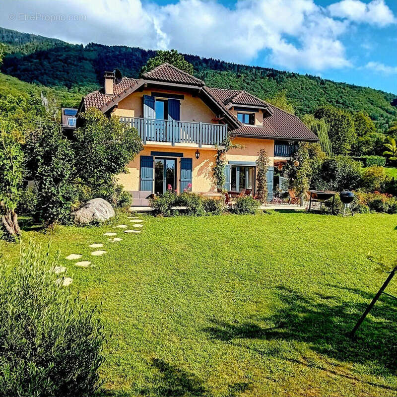Maison à SAINT-CERGUES