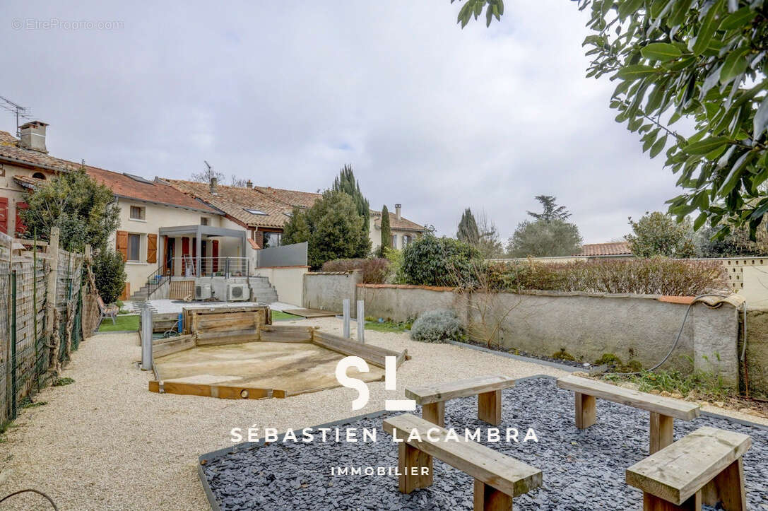 Maison de charme 8 pièces   Rénovation haut de gamme   Garages, atelier & jardin   Cœur de Lisle-sur-Tarn - photo 34