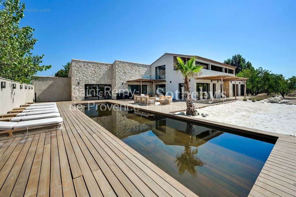 Villa contemporaine parfaitement équipée, vue Alpilles et emplacement privilégié - photo 3
