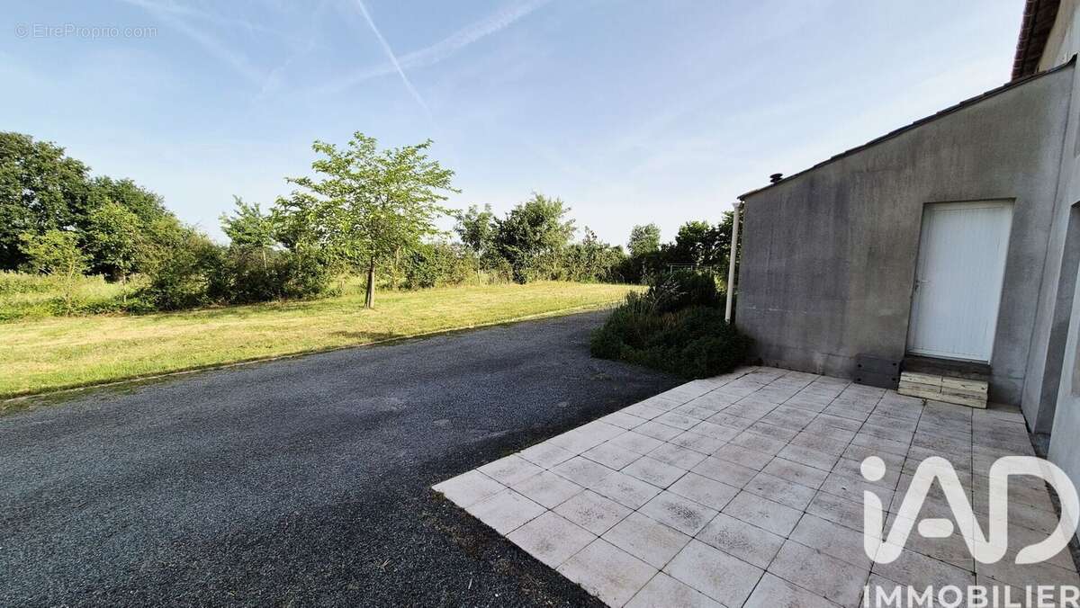 Photo 2 - Maison à LA TESSOUALLE