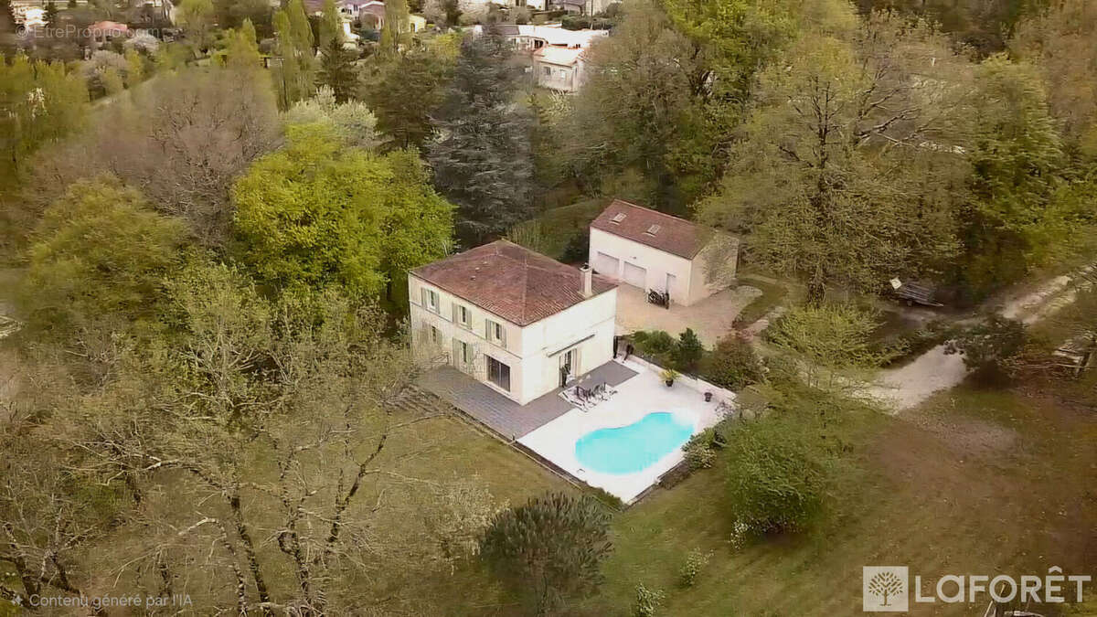Maison à SAINTES