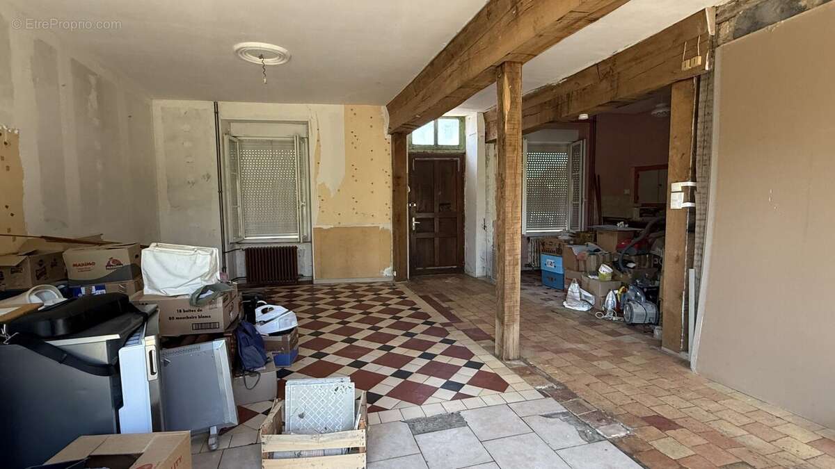 Maison à SAINT-COSME-EN-VAIRAIS