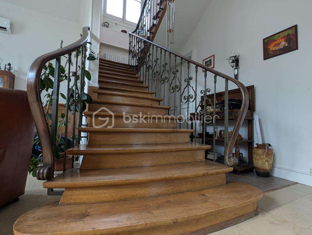 Maison à PONT-SUR-YONNE