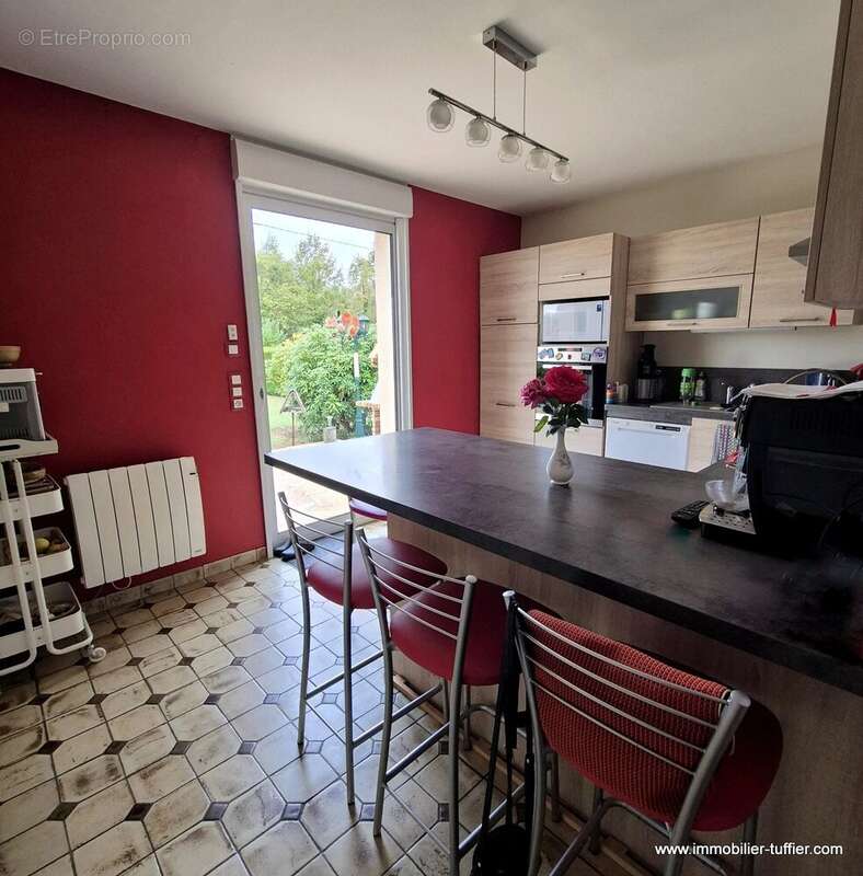 Maison à SAVIGNE-L&#039;EVEQUE