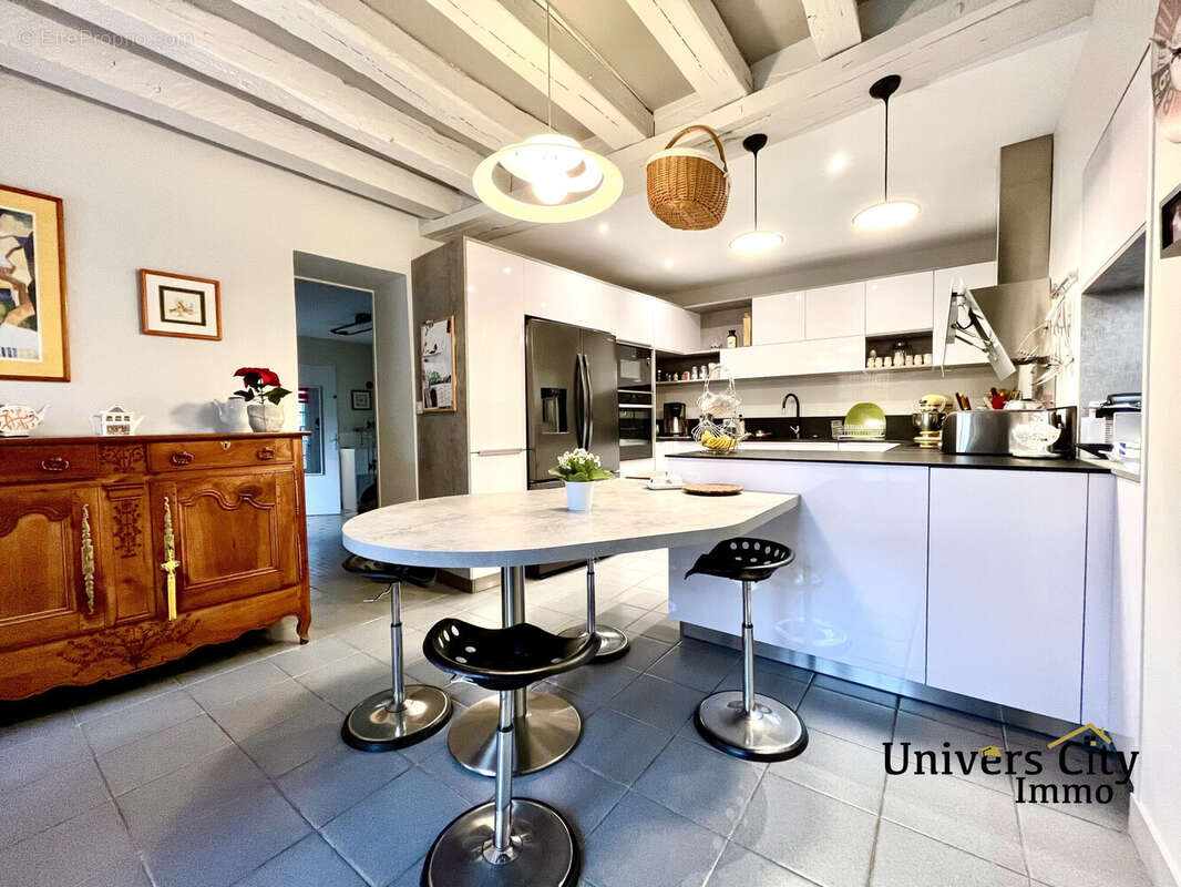 Maison à LES PONTS-DE-CE