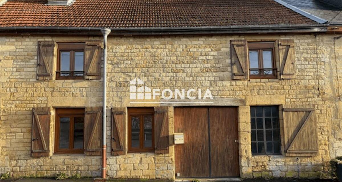 Maison à WARNECOURT