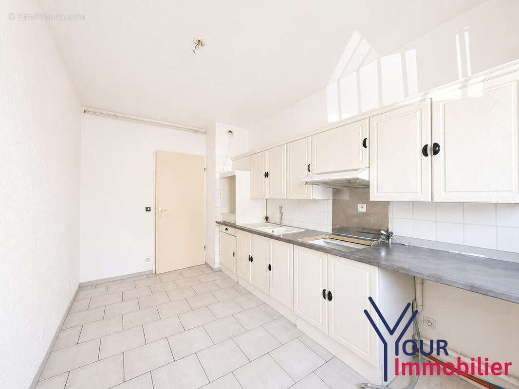 Appartement 89 m² à Bron  - photo 4