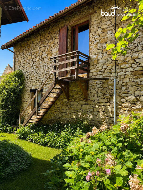 Maison 293 m² à Rencurel  - photo 4