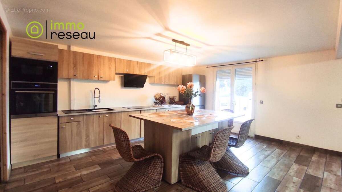 Maison 135 m² à Saint-Sebastien-De-Raids  - photo 3