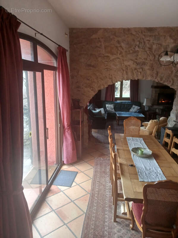 Maison à SAINT-LAURENT-DE-CERDANS