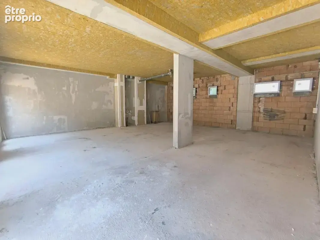  Local commercial de 94,71 m² avec vitrine – Châteauneuf-de-Gadagne - photo 4