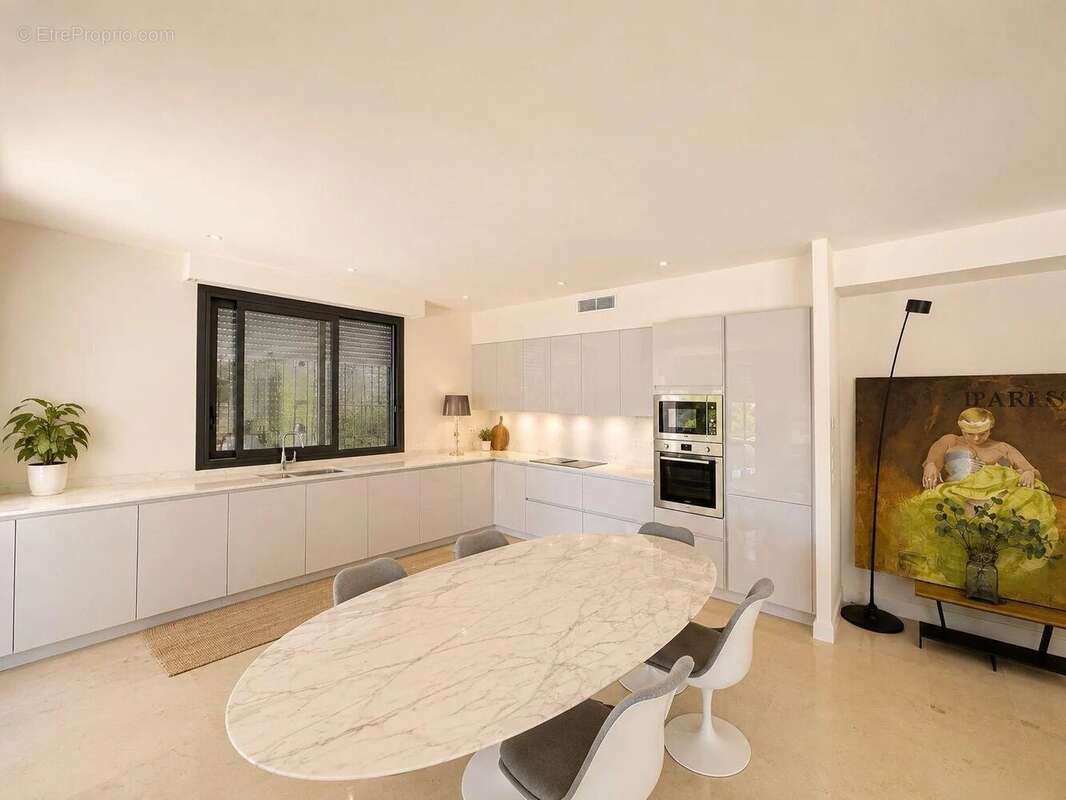 Cannes – appartement d'exception au sein d'une maison bourgeoise – 165 m² – jardin privatif de 260 m² - photo 3