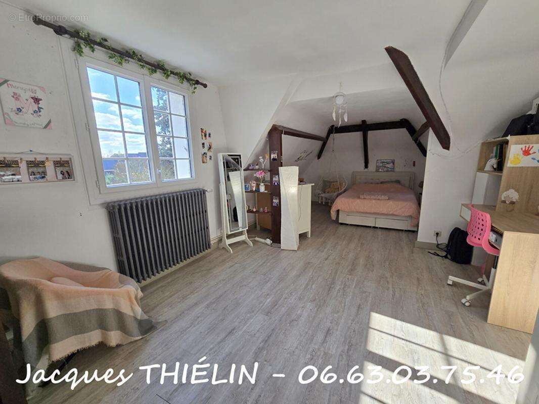 Maison à LONGUE-JUMELLES