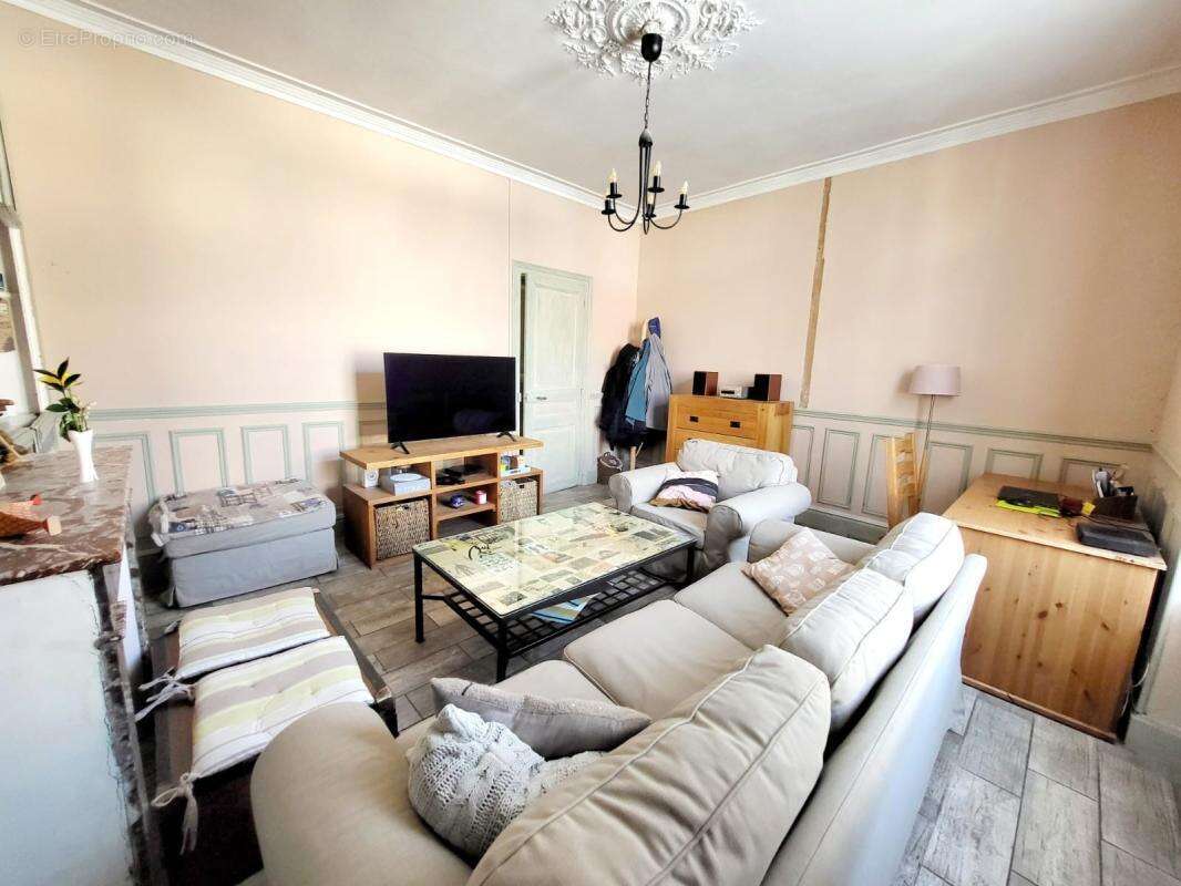 Appartement à MORIGNY-CHAMPIGNY