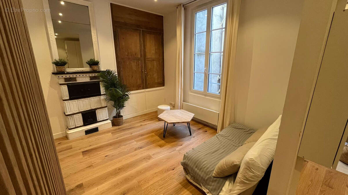 Appartement à PARIS-2E