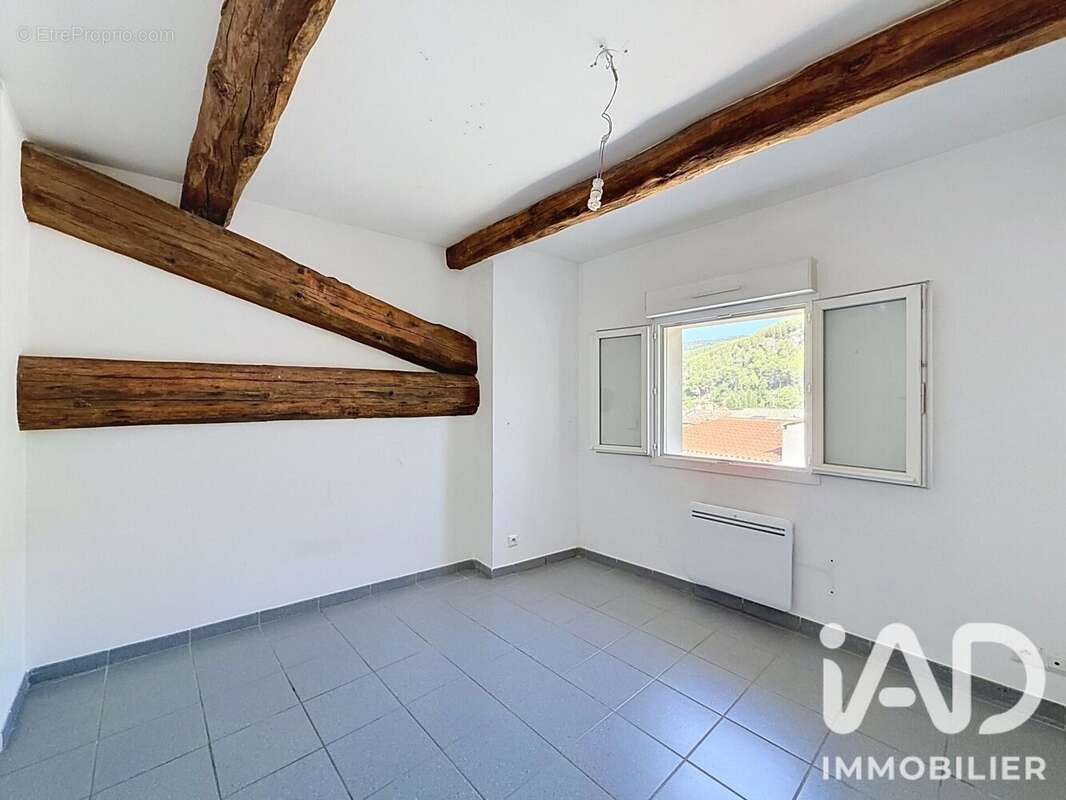 Appartement 55 m² à Cuges-Les-Pins  - photo 6