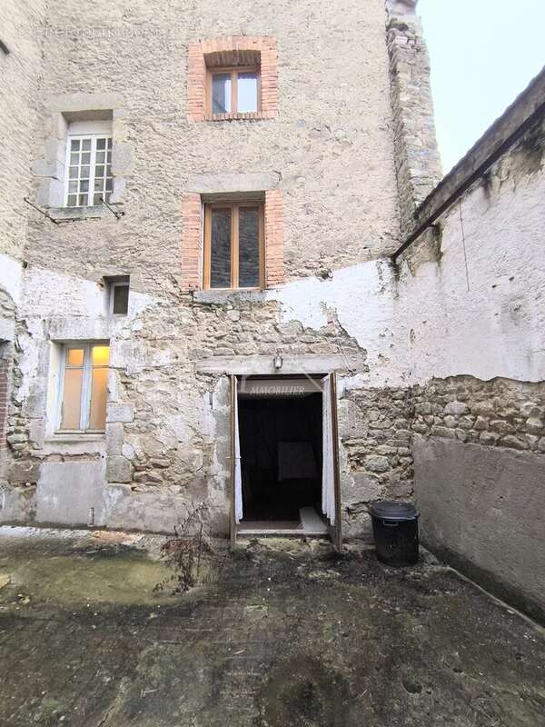 Maison à AUZANCES