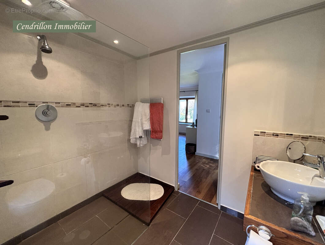 Maison à SAINT-JUNIEN-LA-BREGERE