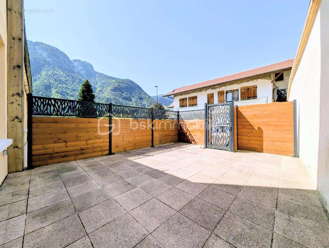 Appartement --- t2 --- renove --- terrasse --- cave --- entree independante - photo 14