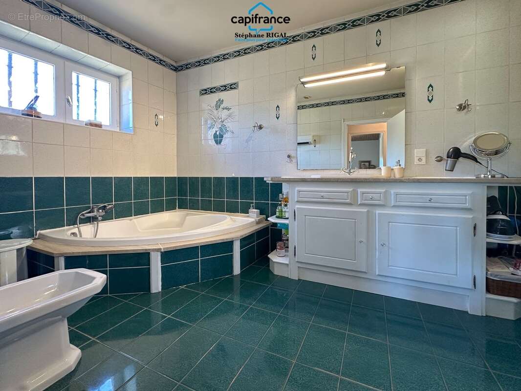Maison en pierre à vendre 6 pièces FUMEL (47) de 120m2 environ avec piscine et garage - photo 16