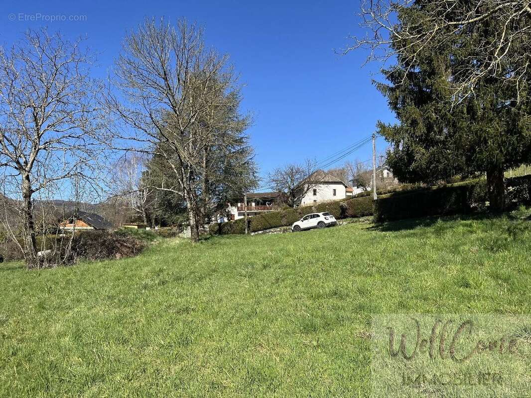 Terrain à LA BIOLLE