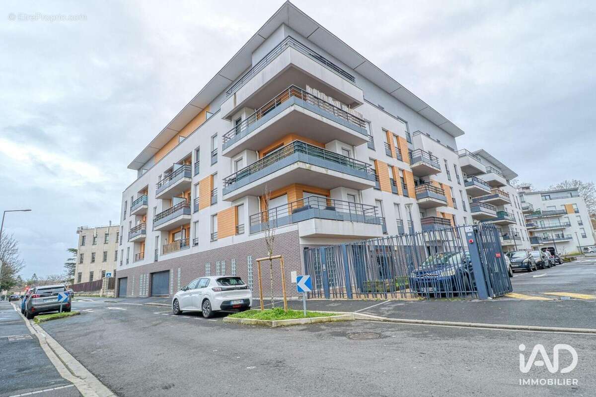 Photo 9 - Appartement à SAINT-OUEN-L'AUMONE