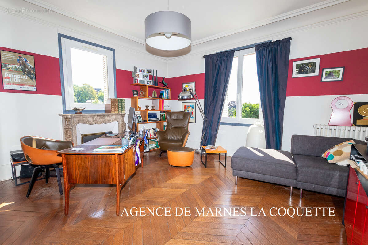 Maison à VILLE-D'AVRAY