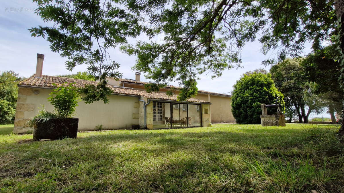 Maison à CHENAC-SAINT-SEURIN-D&#039;UZET