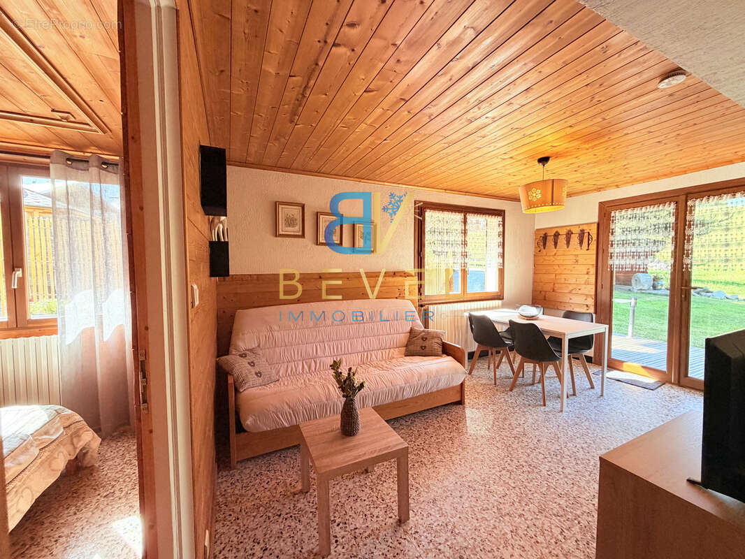 (73) ALBIEZ-MONTROND - Ensemble immobilier 3 logements et murs commerciaux - Hyper-centre du village - Jardins - photo 18