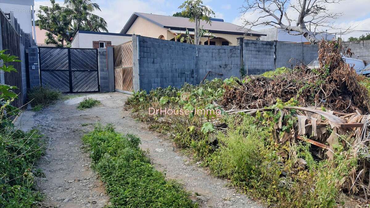 Terrain à SAINT-LOUIS