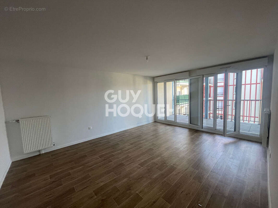 Appartement à LE BLANC-MESNIL