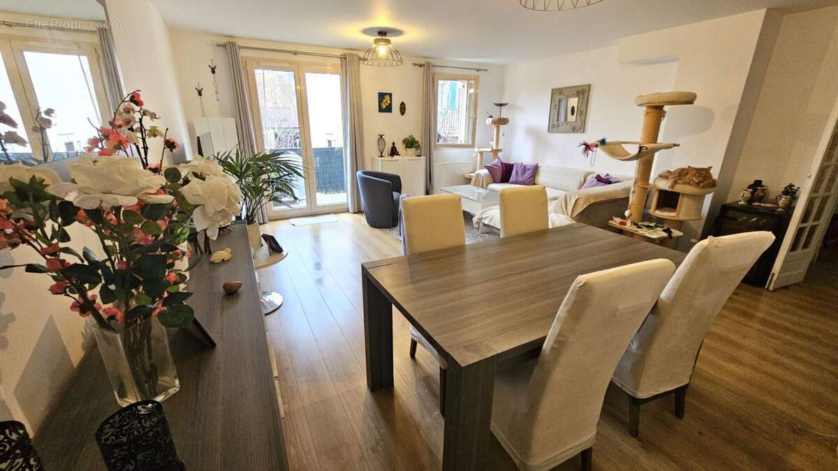 Appartement à HOUDAN