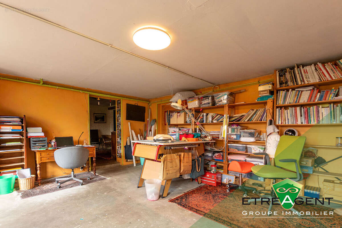 Commerce à LA NEUVE-LYRE