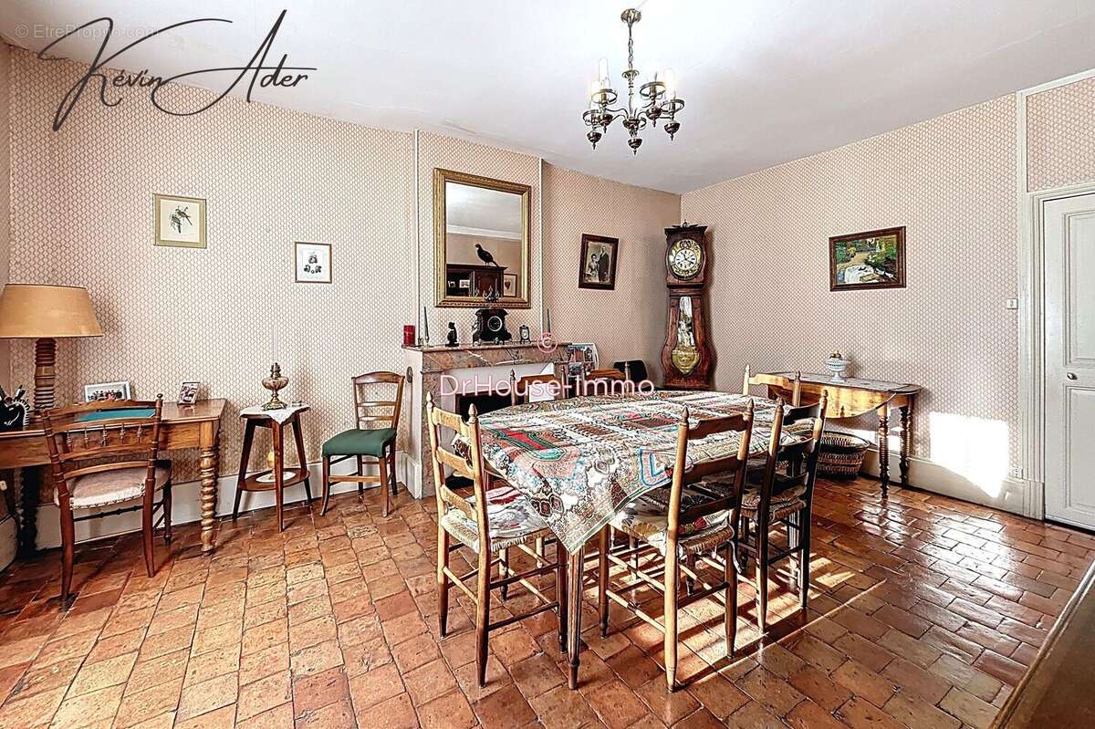 Maison à LA CHAPELLE-SAINT-MESMIN