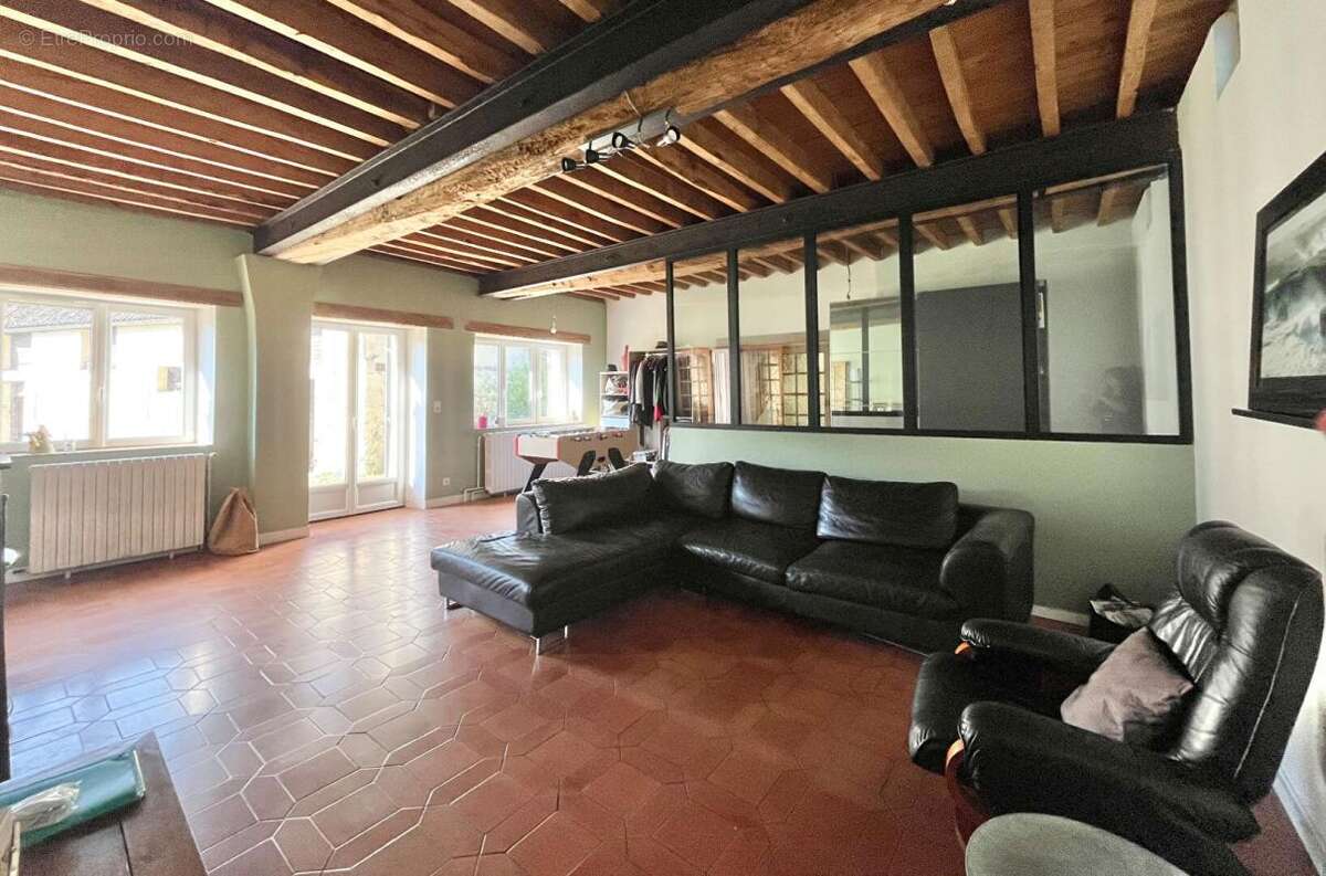 Corps de ferme Complet  avec dépendances et Box : 7 pièce(s) 174 m2 - photo 9