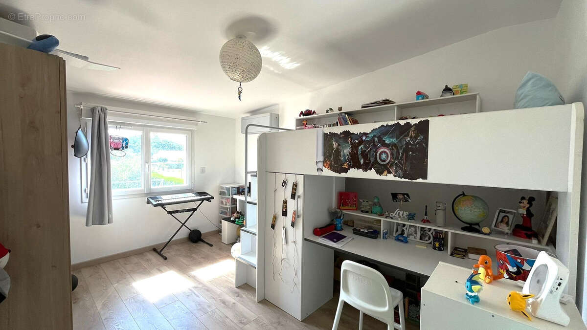 FONTENILLES : Maison T6  JULIA au calme avec piscine - photo 9