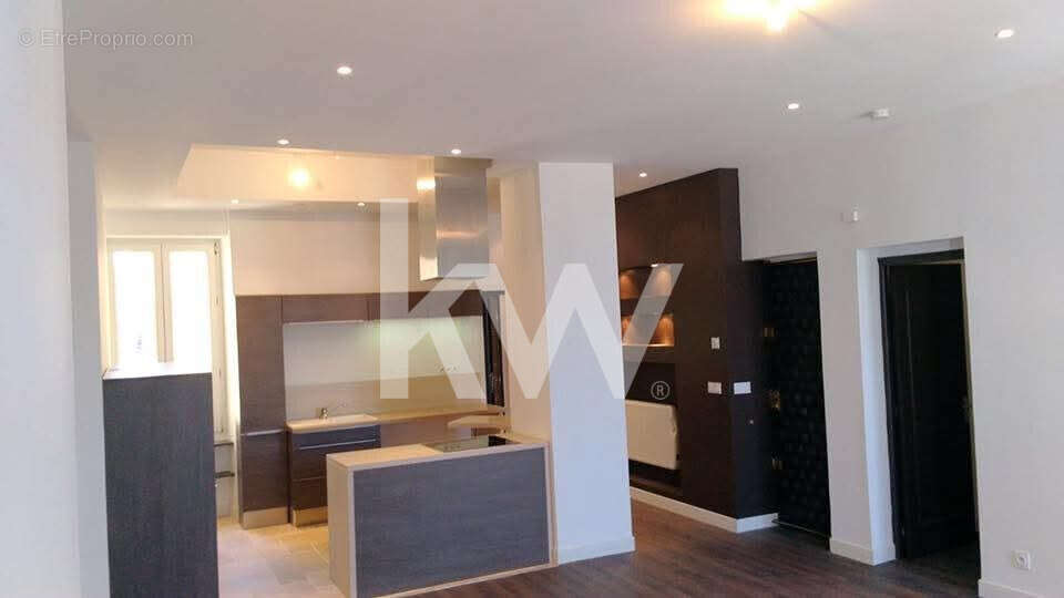 Appartement à MARSEILLE-2E