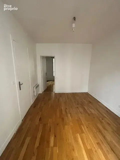 Paris 18ème, rue  Feutrier Appartement T3, 60m² - photo 7